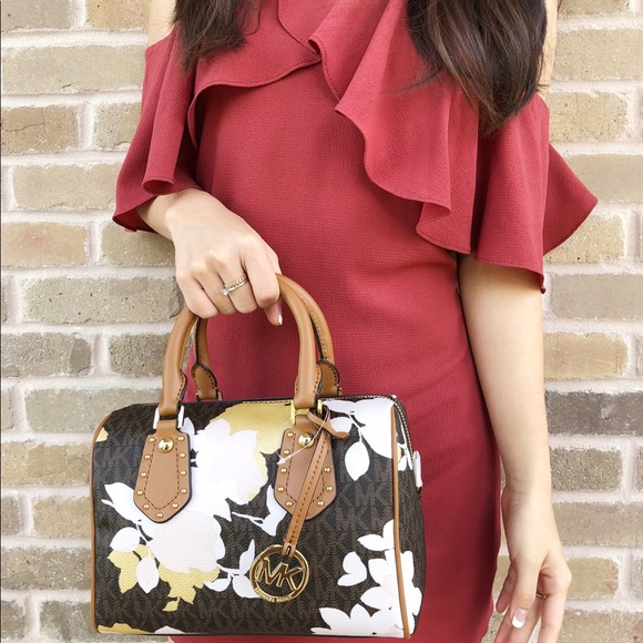 michael kors aria mini satchel